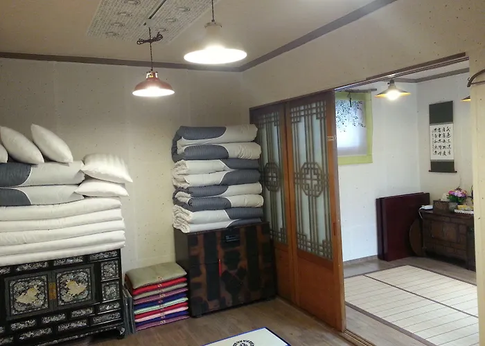 Punggyeong Hanok Casa de hóspedes
